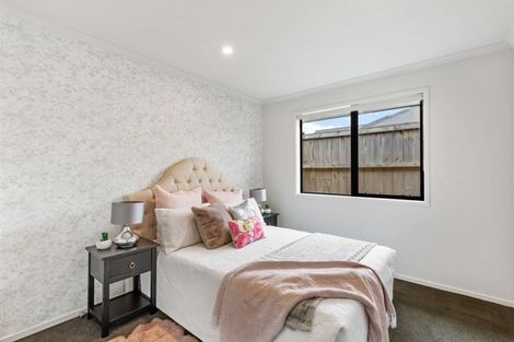 Photo of property in 2 Glennron Lane, Waiuku, 2123