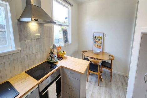 Photo of property in 10a Cutfield Road, New Plymouth, 4310