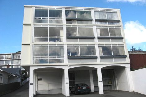 Photo of property in Hamilton Court Flats, 1/47 Hamilton Road, Hataitai, Wellington, 6021