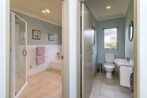 Photo of property in 19 Regent Drive, Paraparaumu Beach, Paraparaumu, 5032