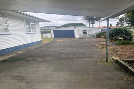 Photo of property in 16 Tironui Station Road East, Papakura, 2112