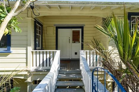 Photo of property in 146 Russell Terrace, Berhampore, Wellington, 6023