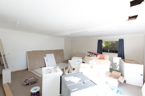 Photo of property in 37 Amberley Avenue, Te Atatu South, Auckland, 0610