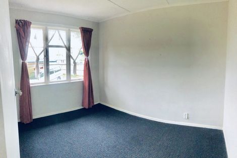 Photo of property in 9 Valdale Road, Henderson, Auckland, 0610