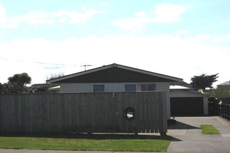 Photo of property in 20 Ashton Terrace, Castlecliff, Whanganui, 4501