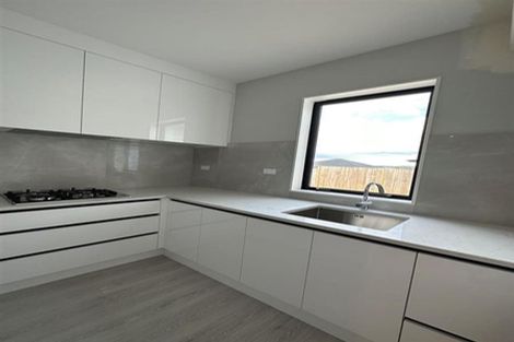 Photo of property in 13 Lumber Rise, Swanson, Auckland, 0614