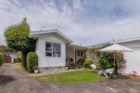 Photo of property in 13 Awatea Avenue, Paraparaumu, 5032