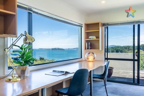 Photo of property in 7 Green Park Lane, Korokoro, Lower Hutt, 5012