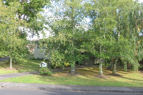 Photo of property in 8 Normanton Street, Glenfield, Auckland, 0629