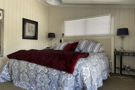 Photo of property in 1/12 Westbourne Road, Murrays Bay, Auckland, 0630