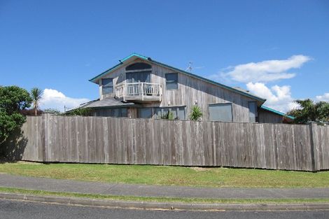 Photo of property in 2 Gilberd Place, Torbay, Auckland, 0630