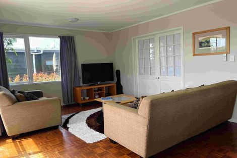 Photo of property in 10 Braemar Road, Rothesay Bay, Auckland, 0630