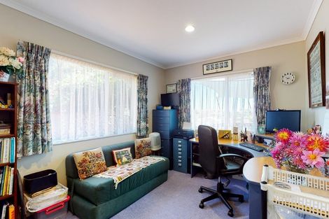 Photo of property in 130 Frankley Road, Frankleigh Park, New Plymouth, 4310