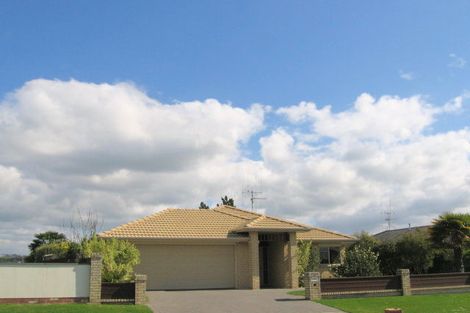 Photo of property in 37 Stableford Drive, Pyes Pa, Tauranga, 3112