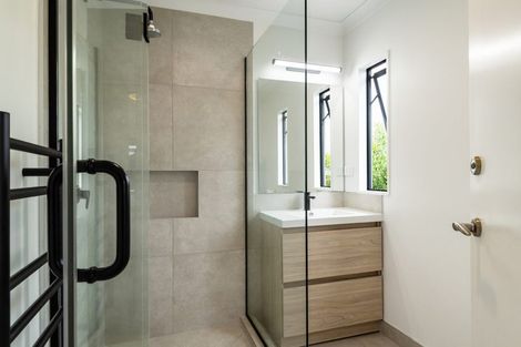 Photo of property in 8a Onepoto Road, Hauraki, Auckland, 0622