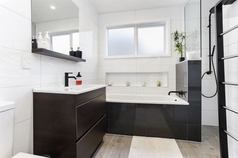 Photo of property in 1/84 Birkenhead Avenue, Birkenhead, Auckland, 0626