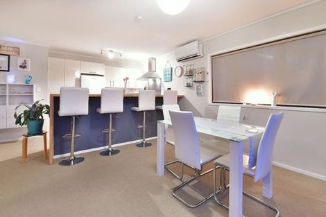 Photo of property in 3 Roberts Road, Tindalls Beach, Whangaparaoa, 0930