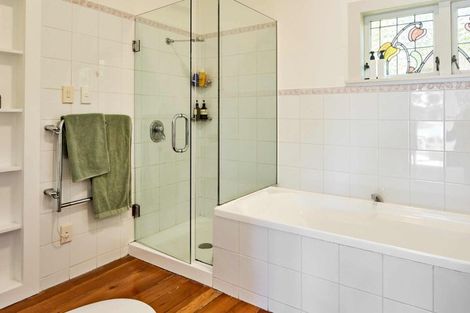 Photo of property in 89 Paremata Road, Paremata, Porirua, 5024