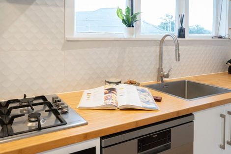 Photo of property in 28 Dimock Street, Titahi Bay, Porirua, 5022