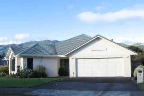 Photo of property in 4 Maple Lane, Waikanae, 5036