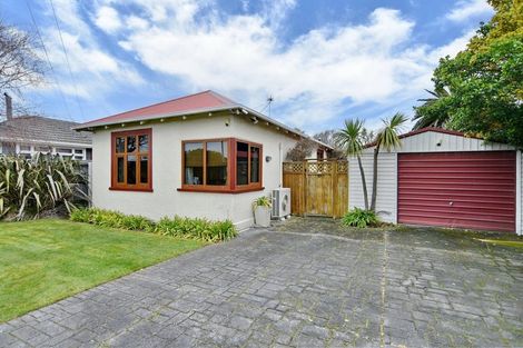 Photo of property in 16 Estuary Road, New Brighton, Christchurch, 8061