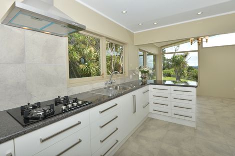 Photo of property in 43 Tahunatapu Road, Parua Bay, Whangarei, 0174