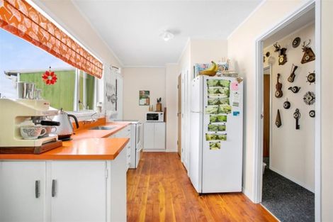 Photo of property in 2/46a Kamara Road, Glen Eden, Auckland, 0602