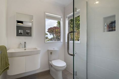 Photo of property in 116a Forrest Hill Road, Forrest Hill, Auckland, 0620