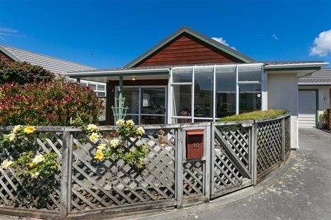 Photo of property in 10 Macalister Place, Miramar, Wellington, 6022