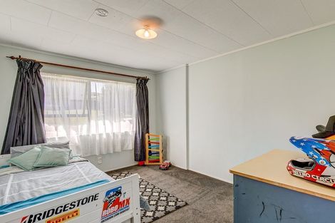 Photo of property in 11 Parkinson Close, Whitby, Porirua, 5024