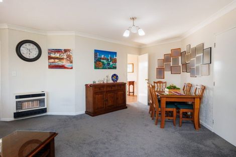 Photo of property in 8 Rosebank Avenue, Kelvin Grove, Palmerston North, 4414