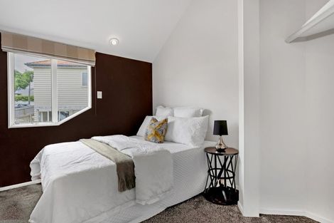 Photo of property in 2/19 Rodney Road, Northcote Point, Auckland, 0627