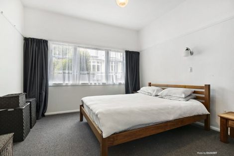 Photo of property in 15 Moir Street, Mount Victoria, Wellington, 6011