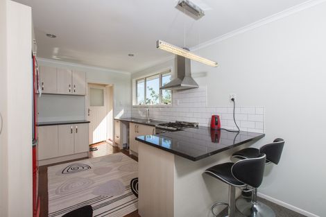 Photo of property in 37 Amberley Avenue, Te Atatu South, Auckland, 0610