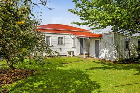 Photo of property in 18 Furlong Street, Hawera, 4610