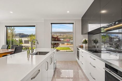 Photo of property in 15 De Bettencor Place, Mount Pisa, Cromwell, 9383