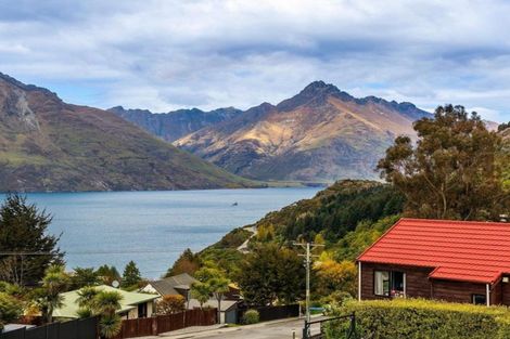 Photo of property in 1 Arawata Terrace, Fernhill, Queenstown, 9300