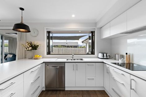 Photo of property in 5 Turnbull Crescent, Wanaka, 9305