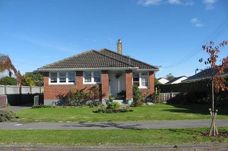 Photo of property in 1/73a Garreg Road, Bryndwr, Christchurch, 8052