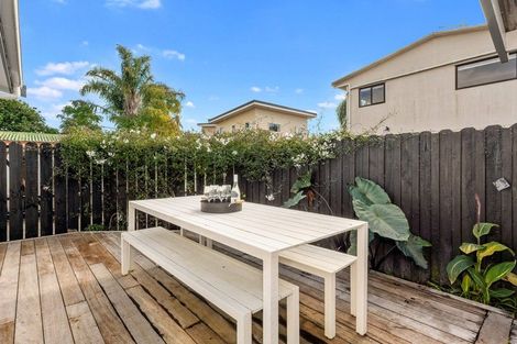 Photo of property in 1/69 Bay Street, Red Beach, 0932