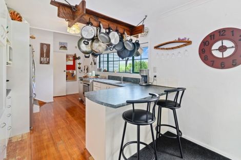 Photo of property in 46 Mountain Road, Western Heights, Rotorua, 3015