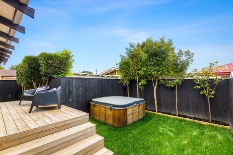 Photo of property in 1/2 Finlow Drive, Te Atatu South, Auckland, 0610