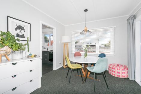 Photo of property in 15 Sandwich Road, St Andrews, Hamilton, 3200