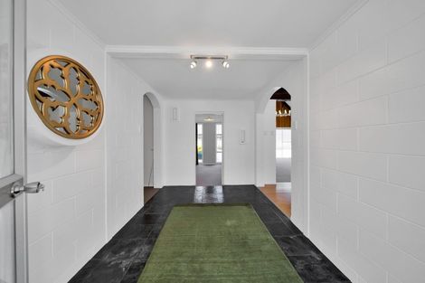 Photo of property in 13 Ambury Place, Merrilands, New Plymouth, 4312