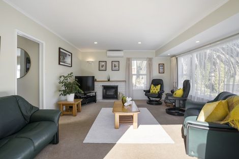 Photo of property in 6 Regal Place, Forrest Hill, Auckland, 0620