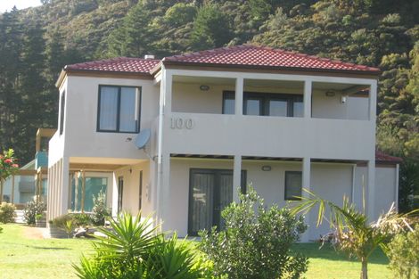 Photo of property in 100 Pacific Parade, Matarangi, Whitianga, 3592