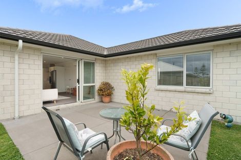 Photo of property in 4 Livingstone Drive, Papamoa Beach, Papamoa, 3118