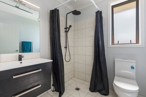 Photo of property in 15 George Street, Bulls, 4818