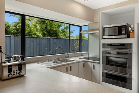 Photo of property in 17 Woburn Place, Takaro, Palmerston North, 4412