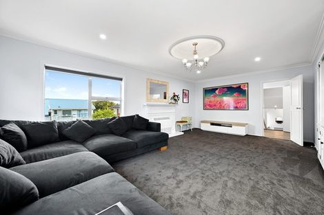 Photo of property in 12 Resthill Crescent, Glenview, Hamilton, 3206